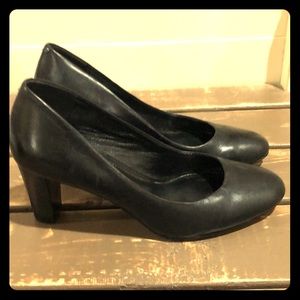 Ralph Lauren Black Pumps